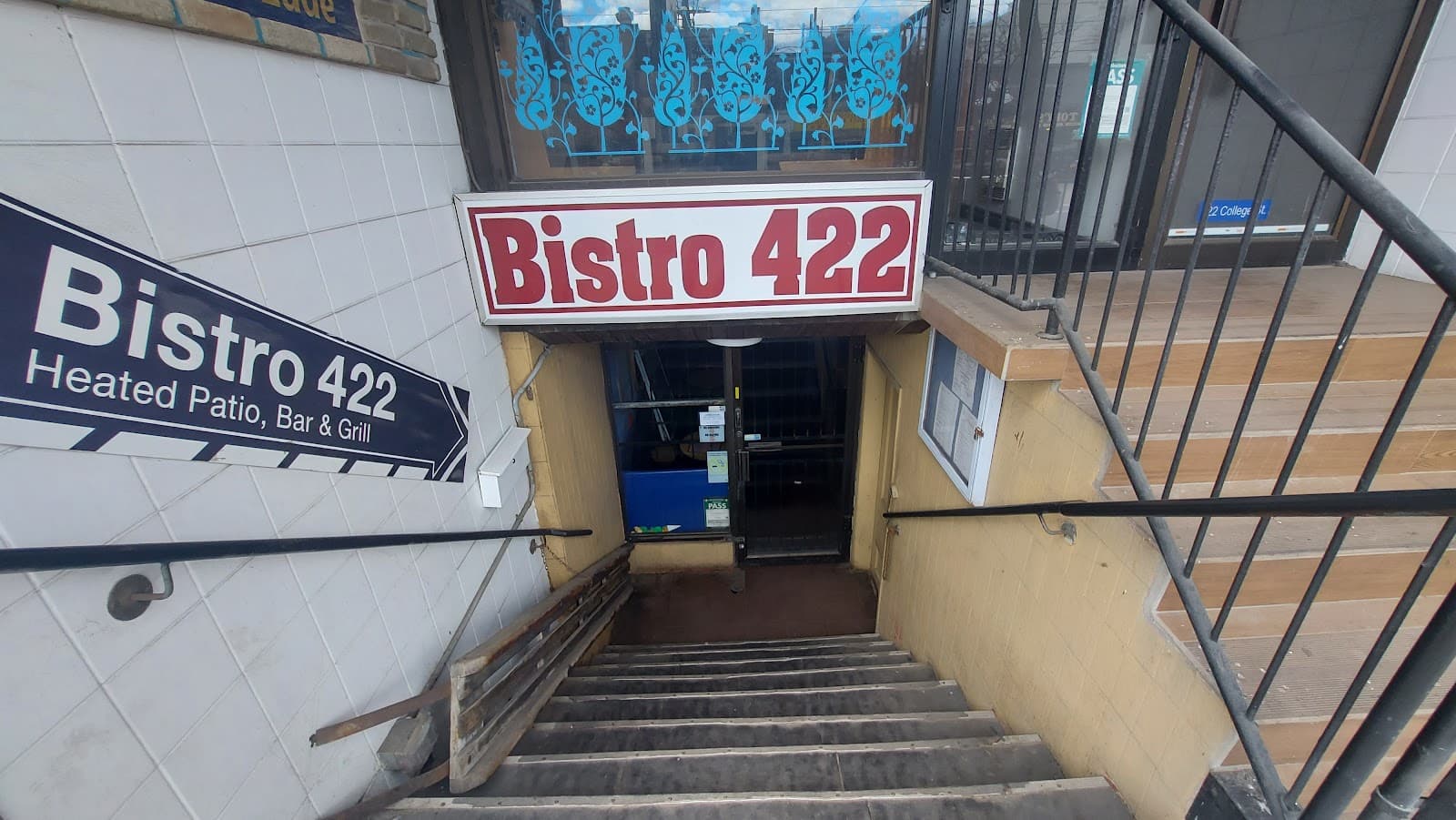 Bistro 422